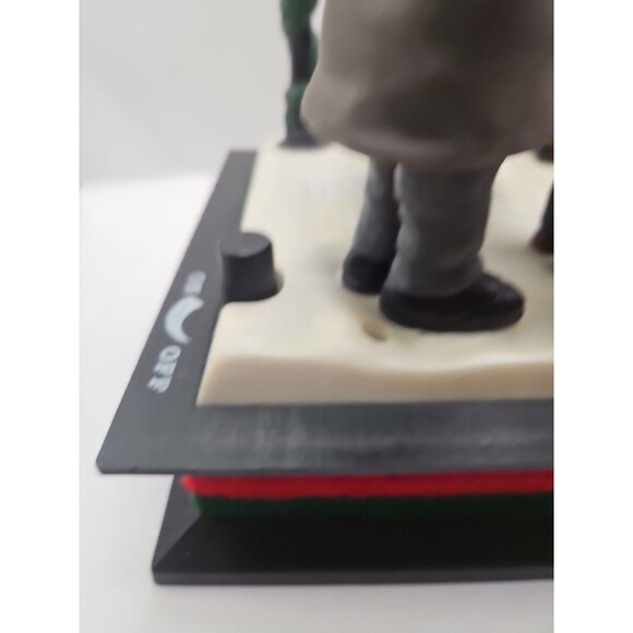 Vintage Christmas Lighted Carolers Musical Holiday Scene Figure 11" - Picture 15 of 16